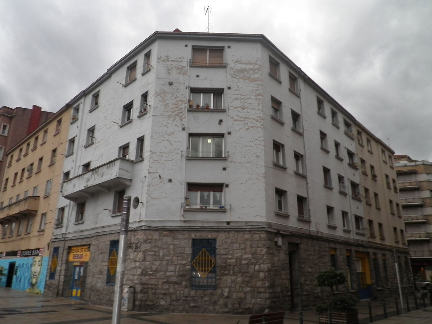 Reforma fachada exterior vitoria gasteiz alava antes